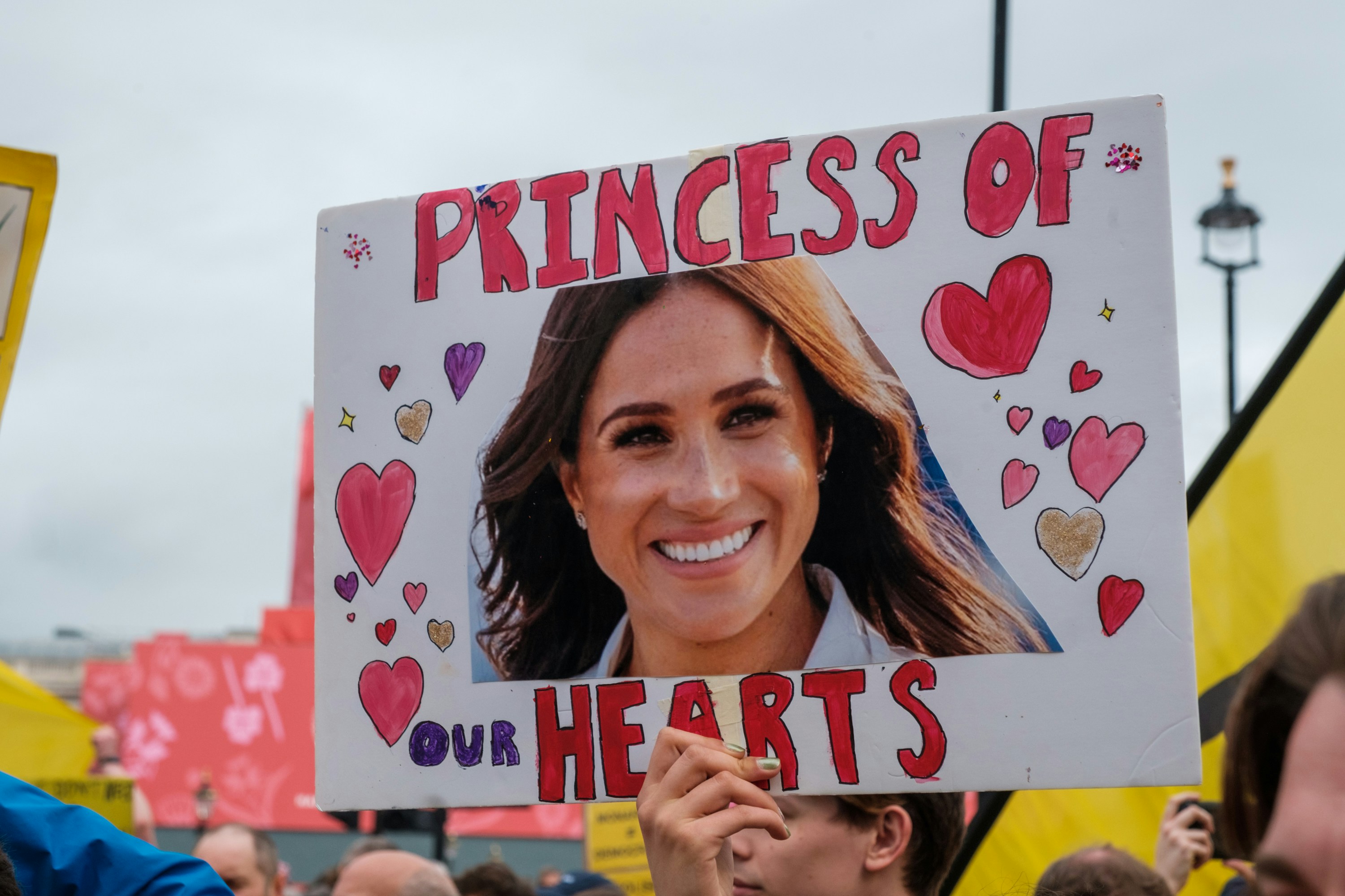 Prince Harry and Meghan meet with survivors of Bondi terror attack