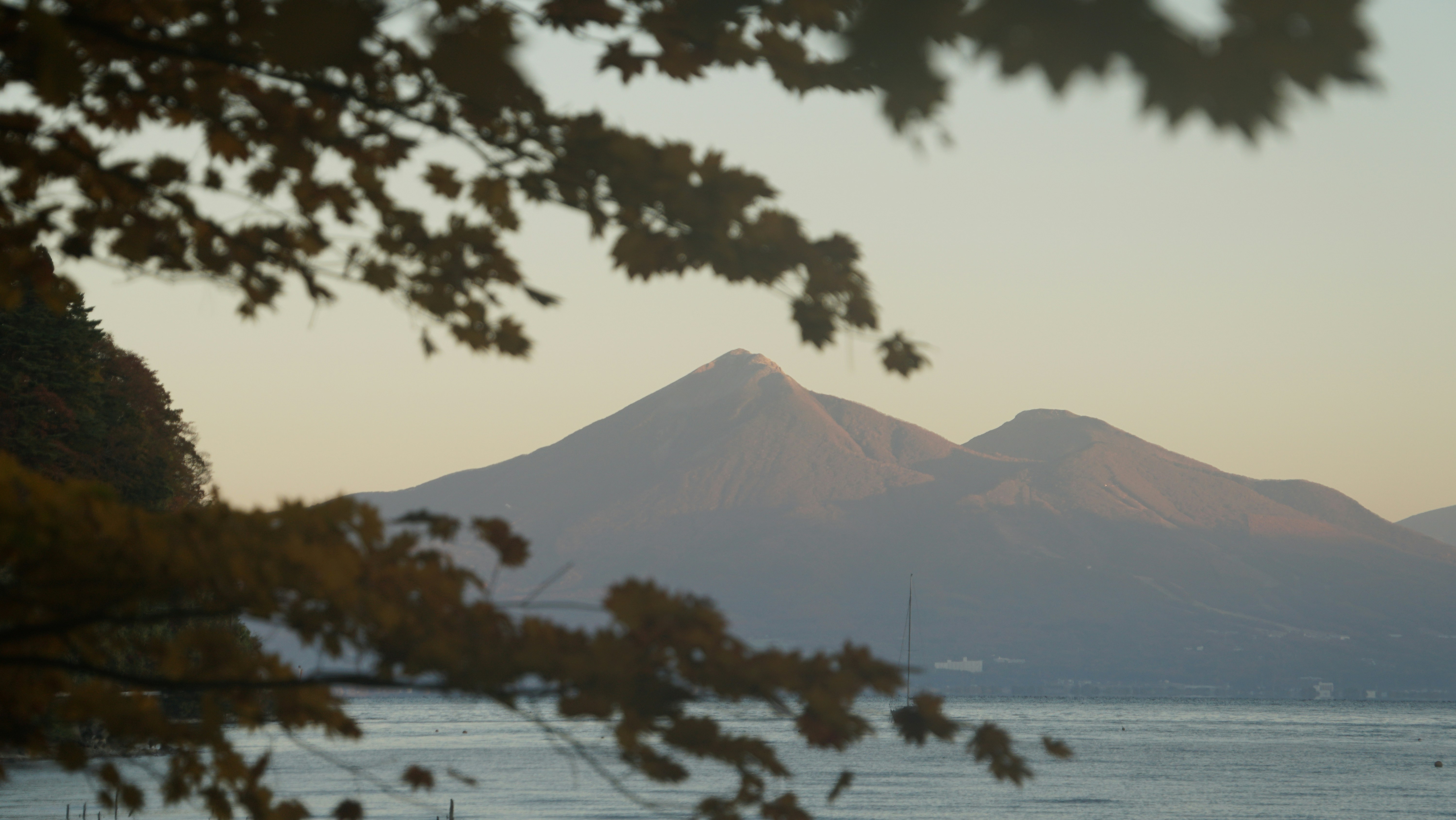 Lake Inawashiro winter scenery snowshoeing