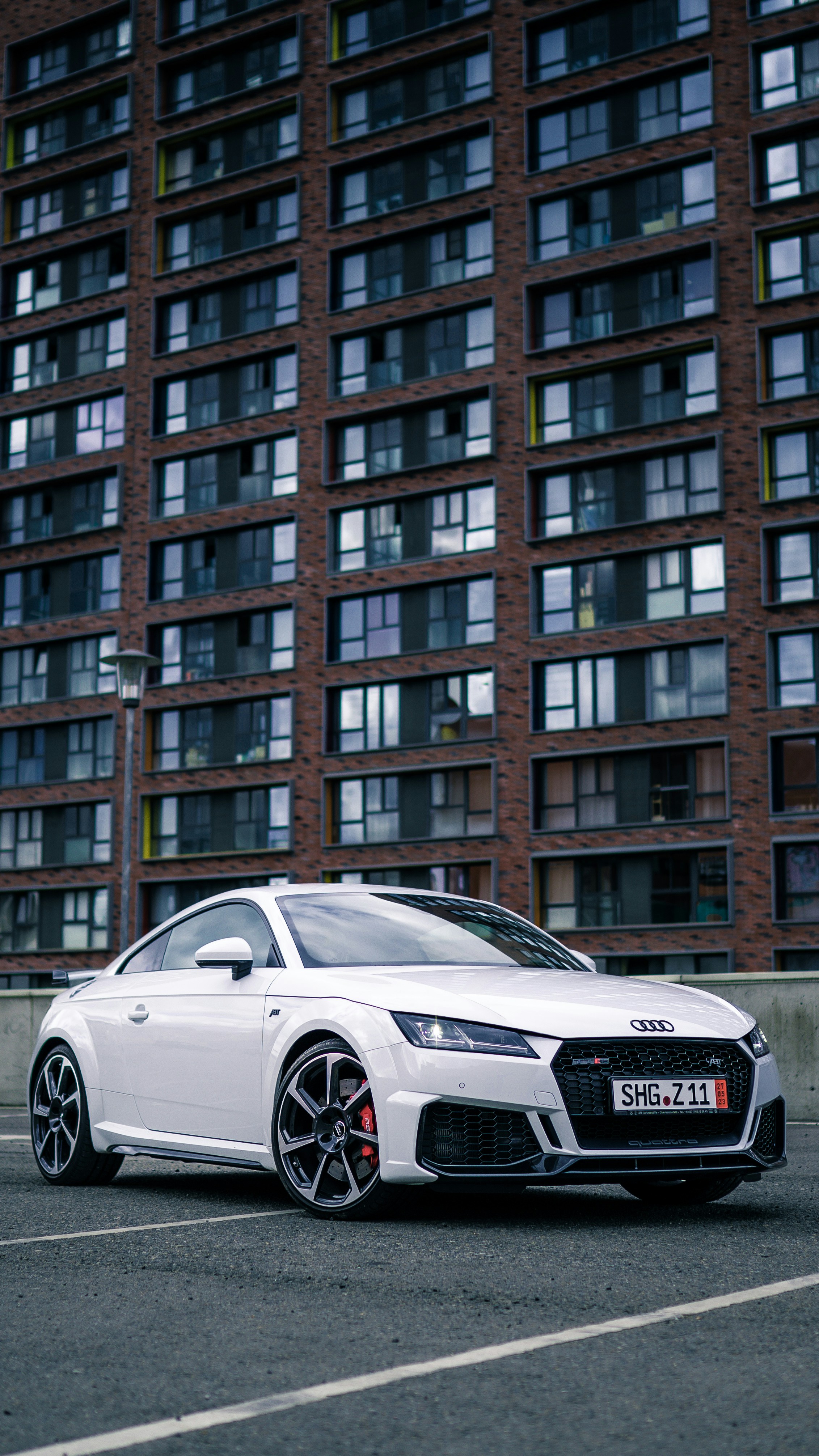 Стоит ли покупать 17-летнюю Audi TT в 2024 году? Разбираемся с плюсами и минусами!