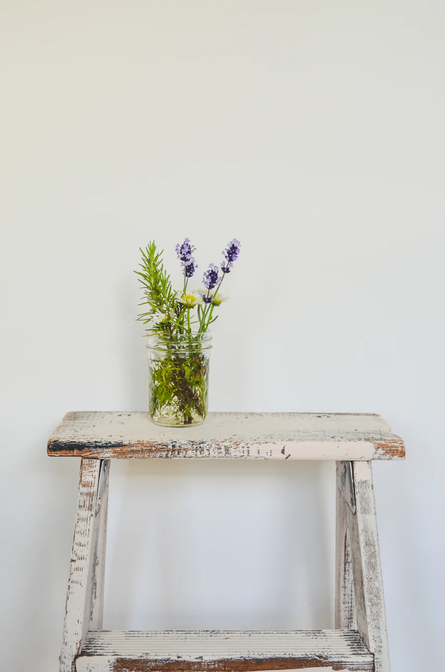 VINTAGE STOOL