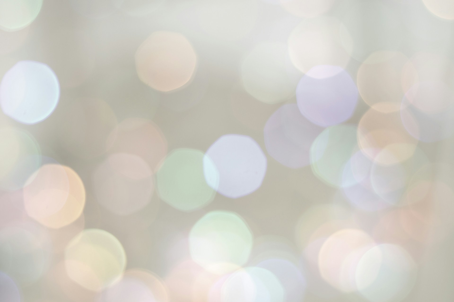a blurry photo of a cell phone with a blurry background