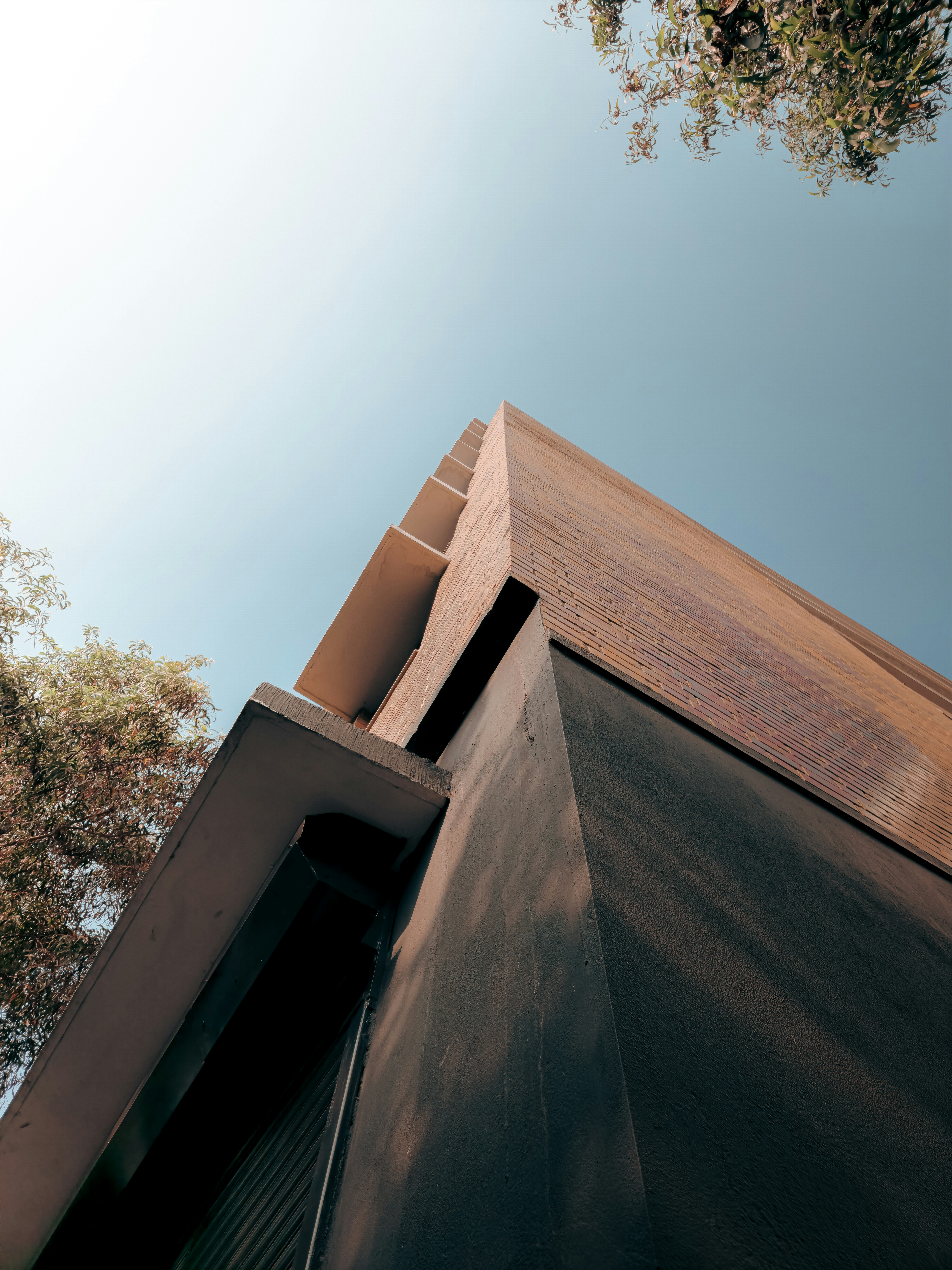 Mobile Creator Playbook 2026: Edge AI, Hybrid Capture, and Sustainable Accessories