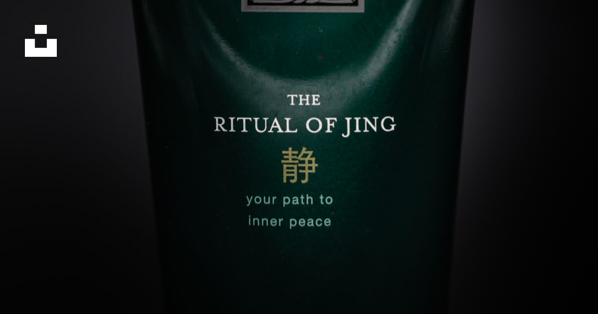 A tube of ritual of king photo – Free Bottle Image on Unsplash