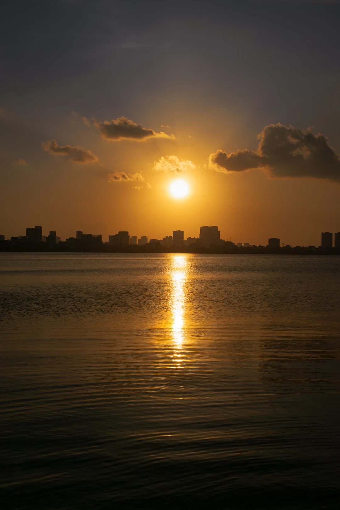 Đi dạo hồ