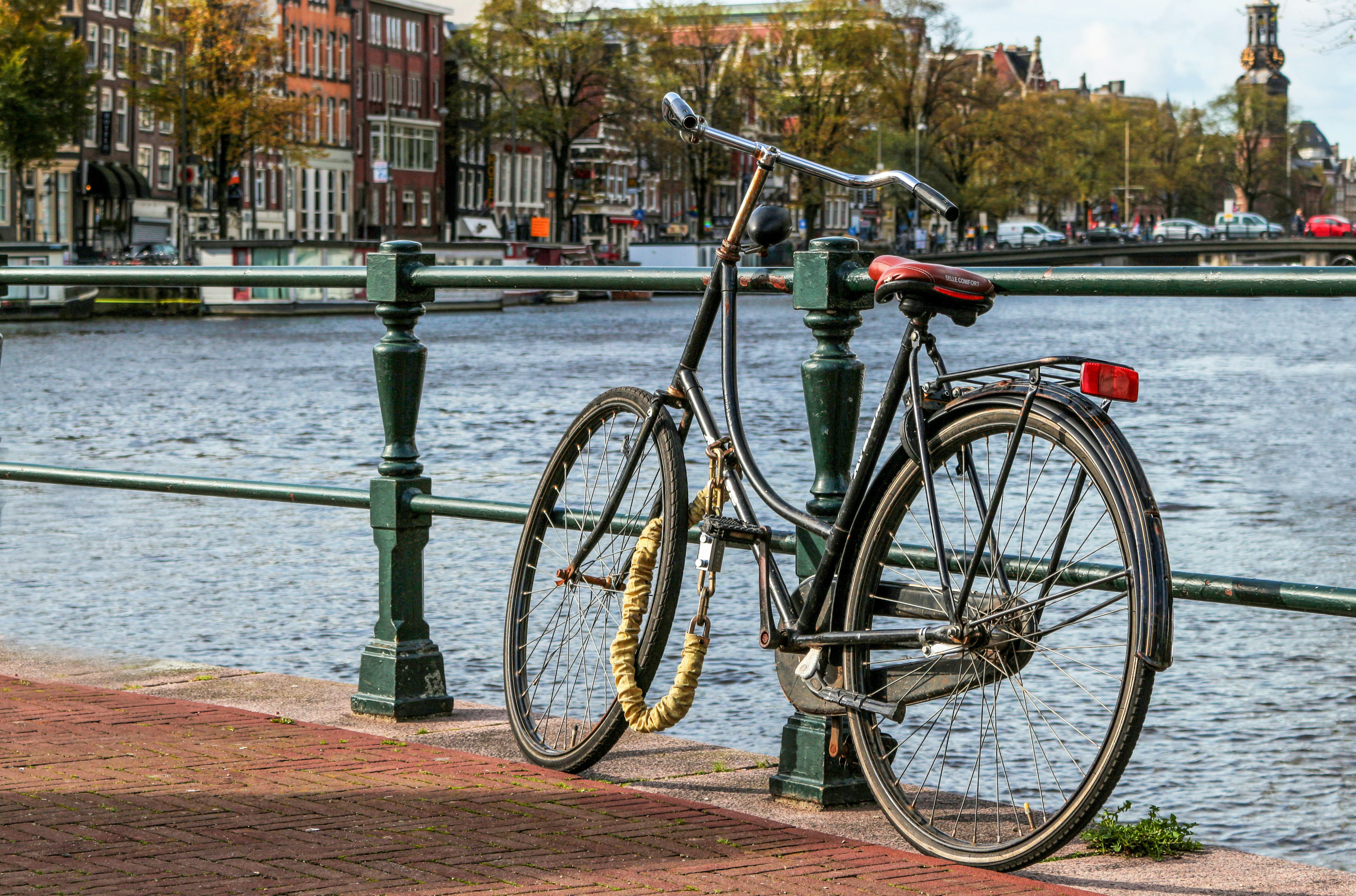 Photo by miloslopusina