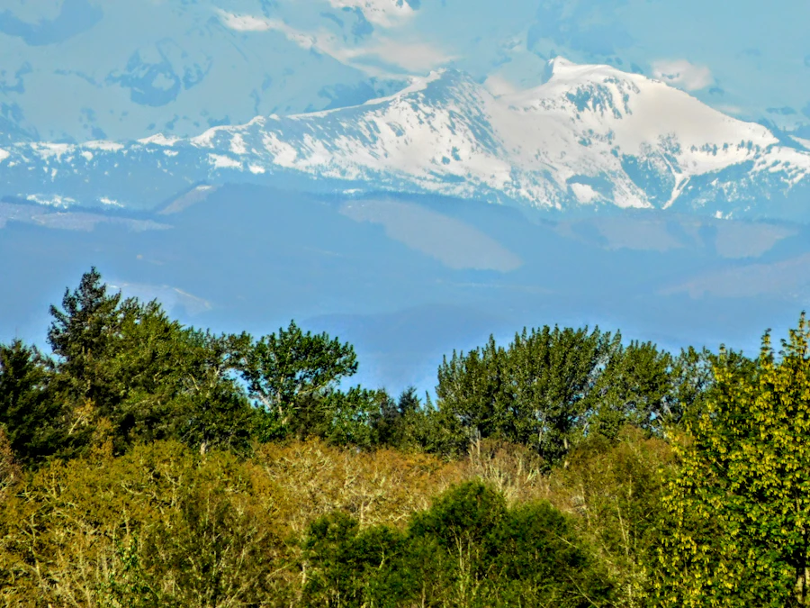 Mount Rainier over the Tacoma area