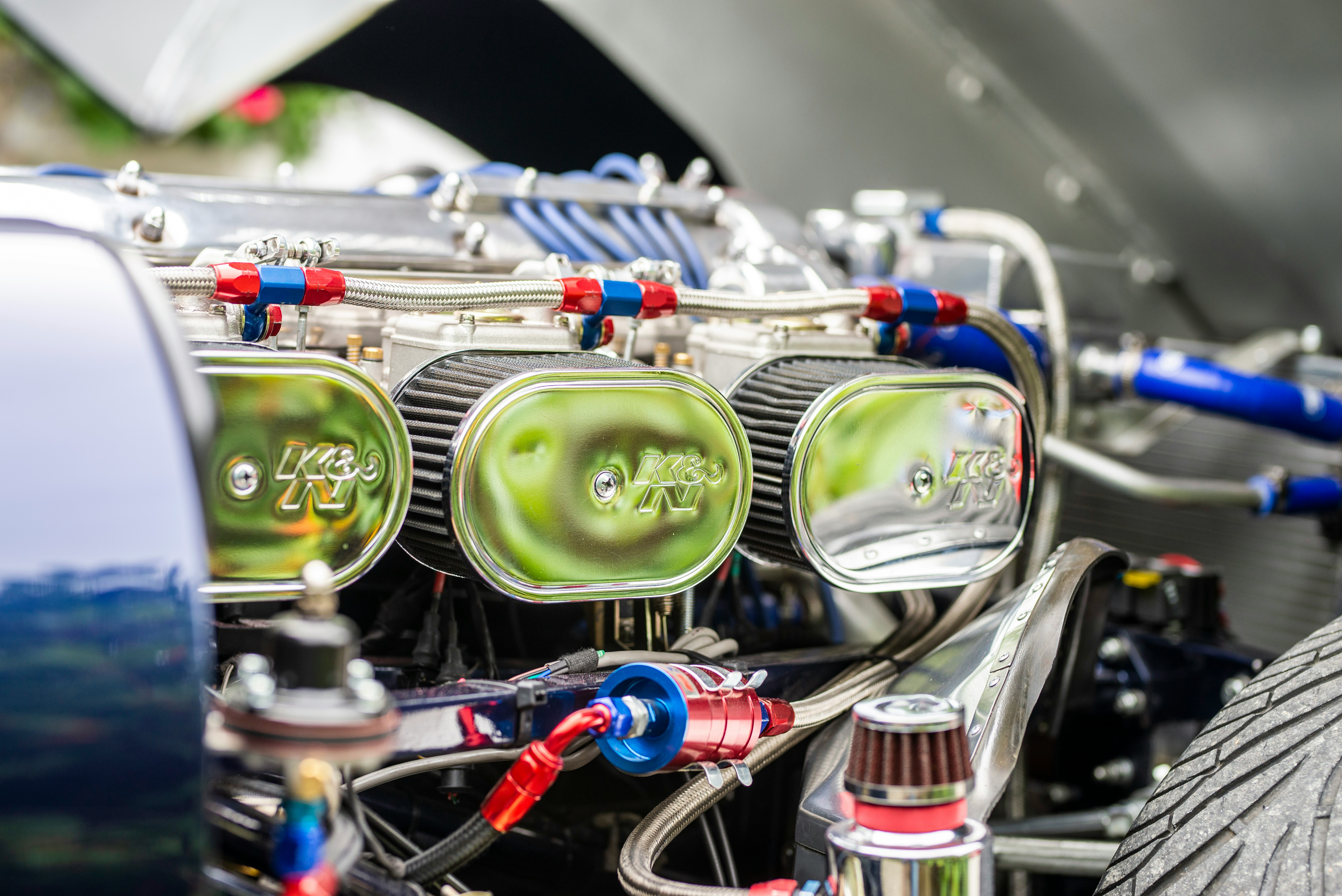 Fuel Delivery Faceoff: Why Old-School Carb Guys Are Watching EFI Setups Eat Their Lunch at the Strip