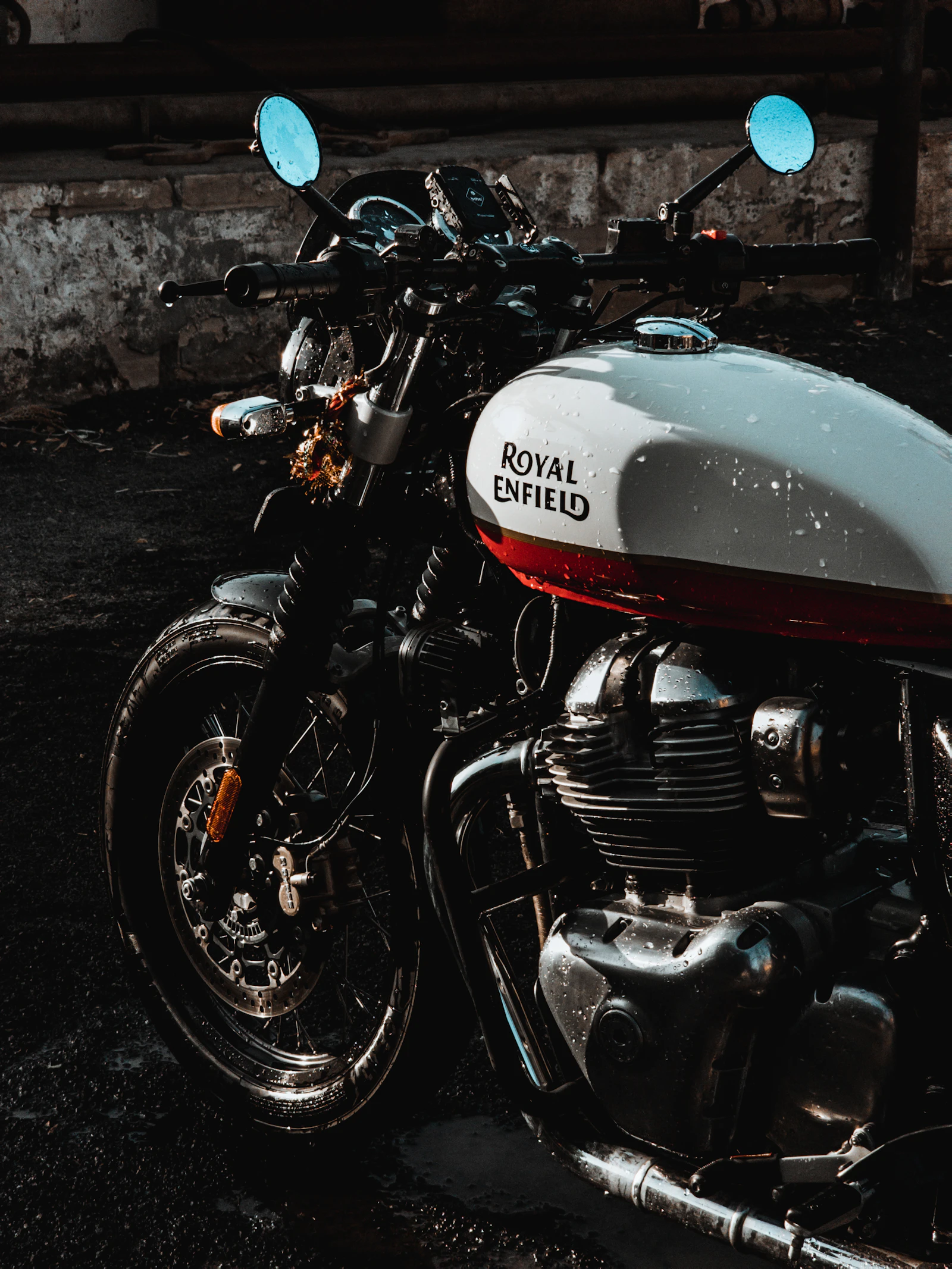 Royal Enfield Interceptor 650 Custom photo 2