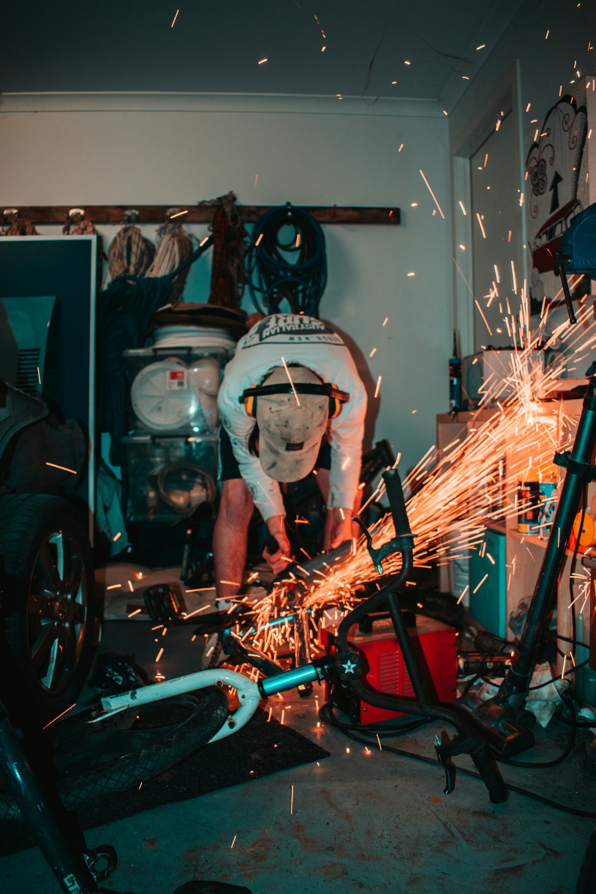 gray computer monitor