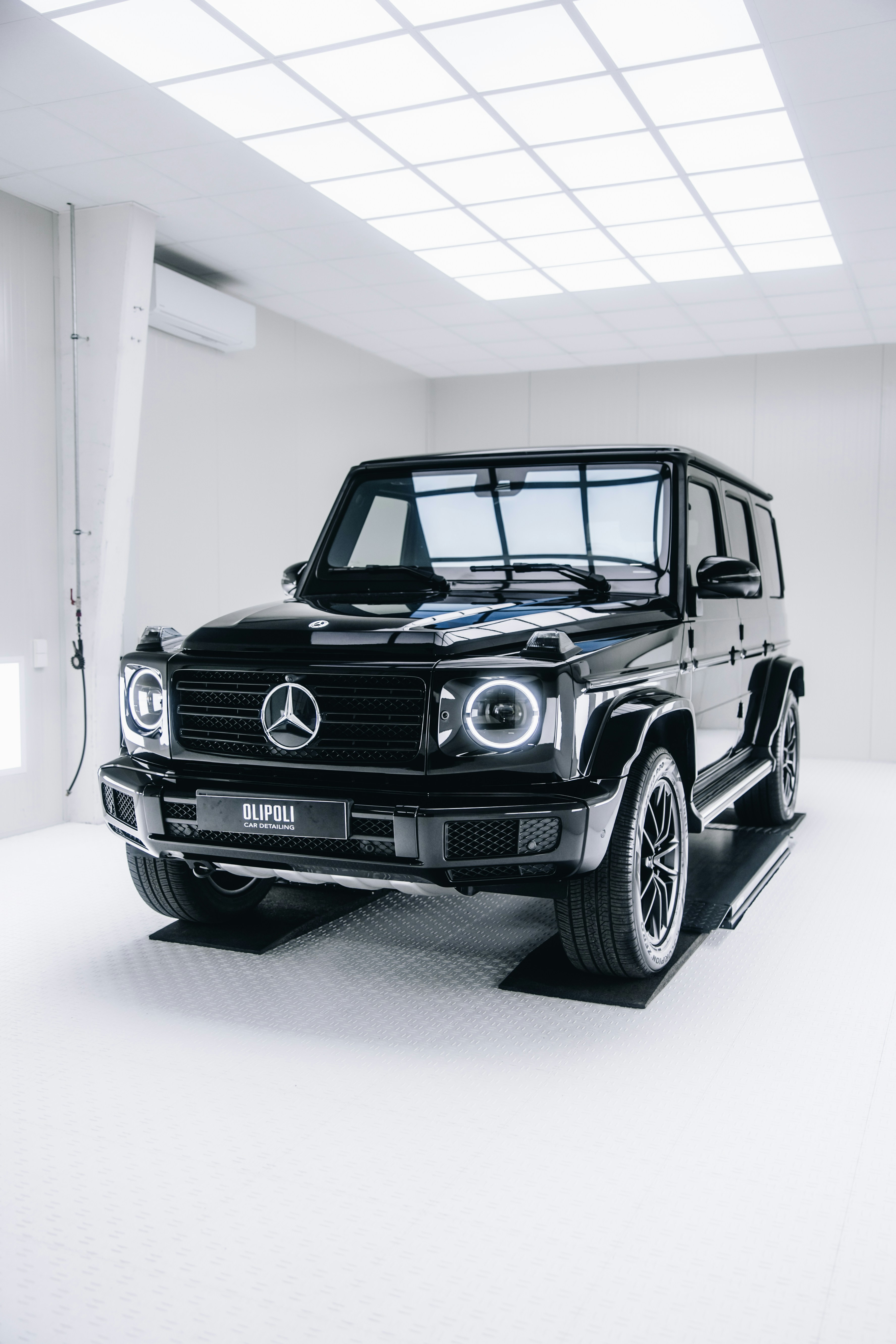 Photo by lorenzohamers