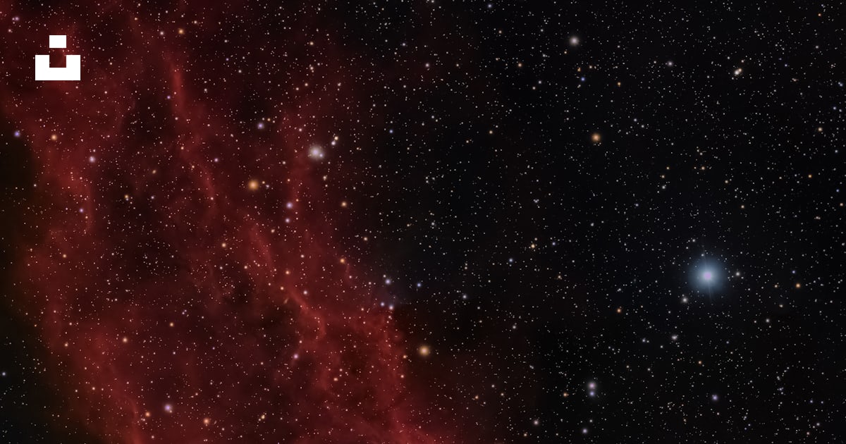 A very large red object in the sky photo – Free Milton Image on Unsplash