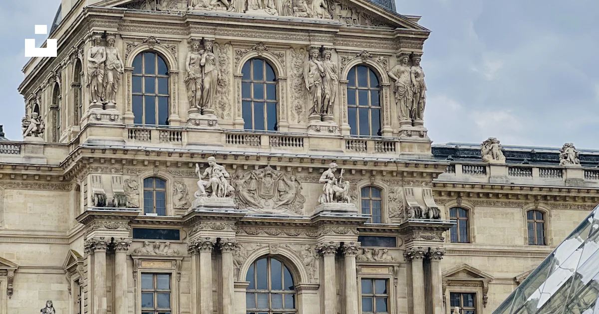 A large building with a dome on top of it photo – Free Louvre museum ...
