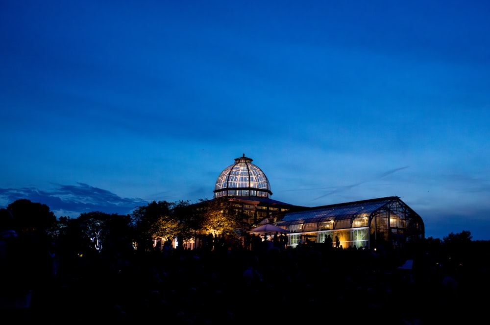 a large building with a dome on top of it