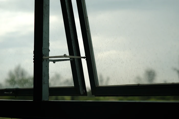 Window seal draught proofing