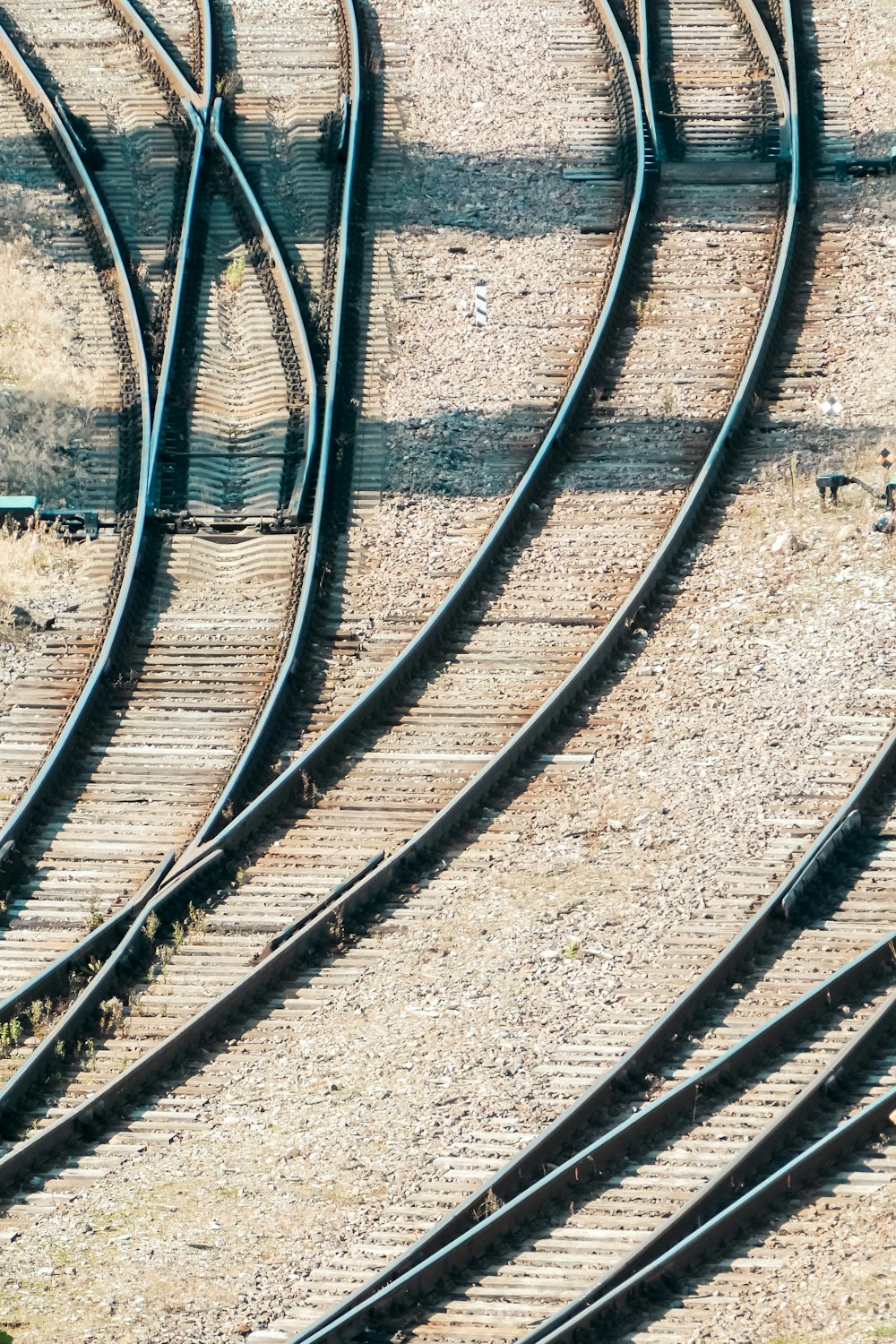 a train track with multiple train tracks running parallel to each other