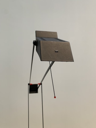 Gaming Stand: Display Mounting and Guide