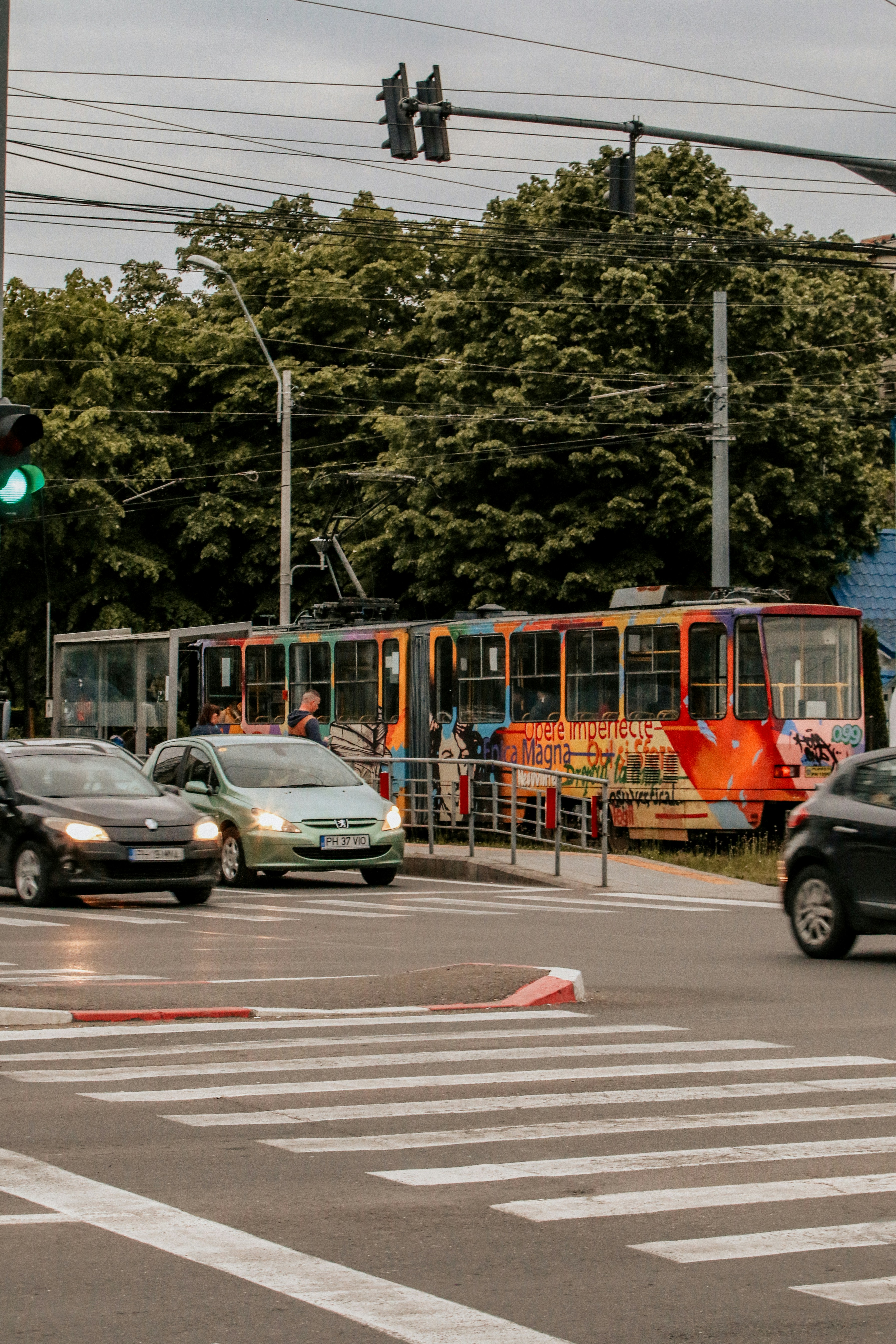 a city street filled with lots of traffic