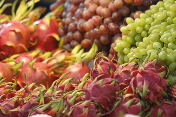 Buah naga di pasar