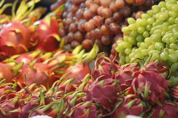 Buah naga di pasar