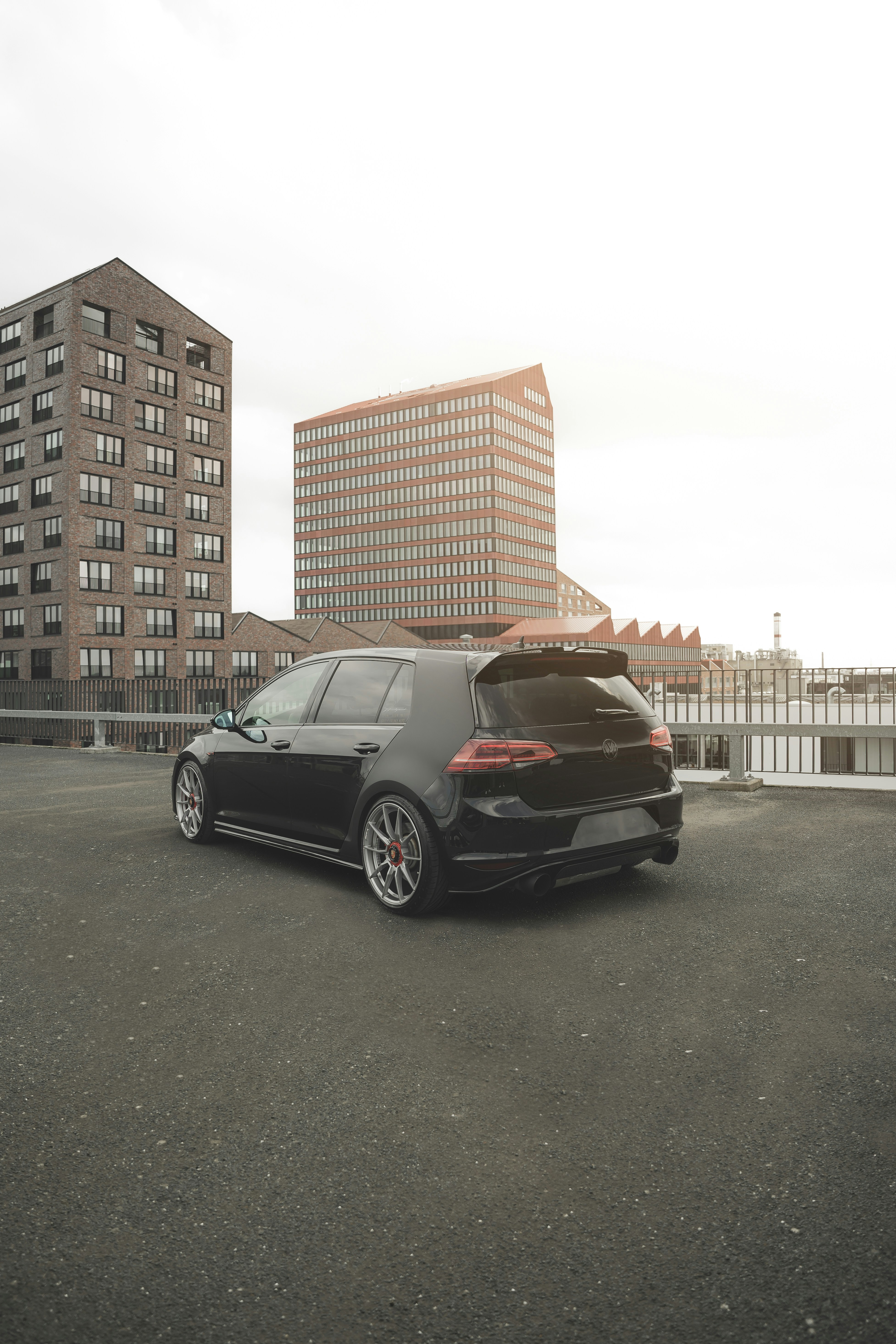 Photo by marcelhoberg