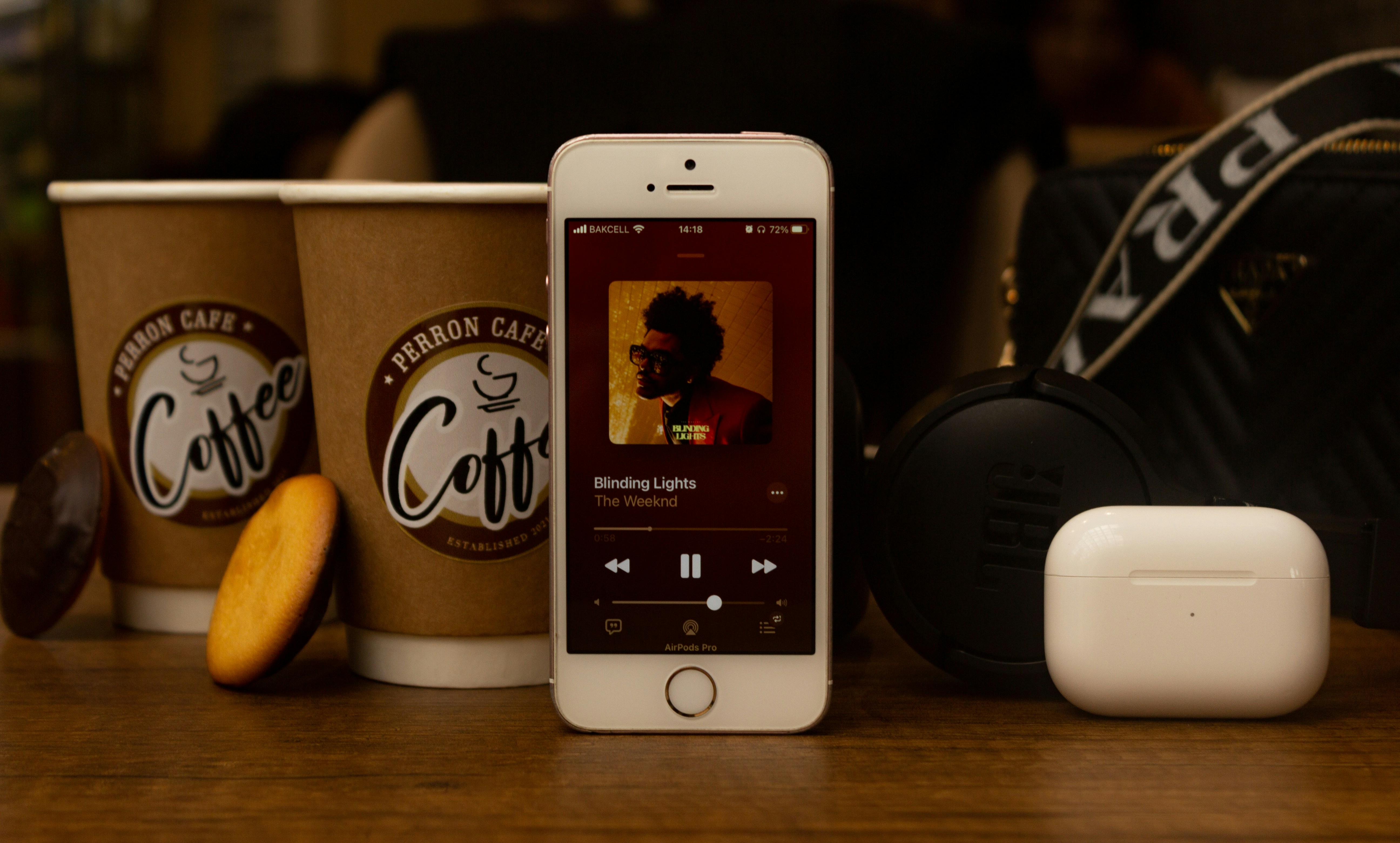 Cafe with Wifi