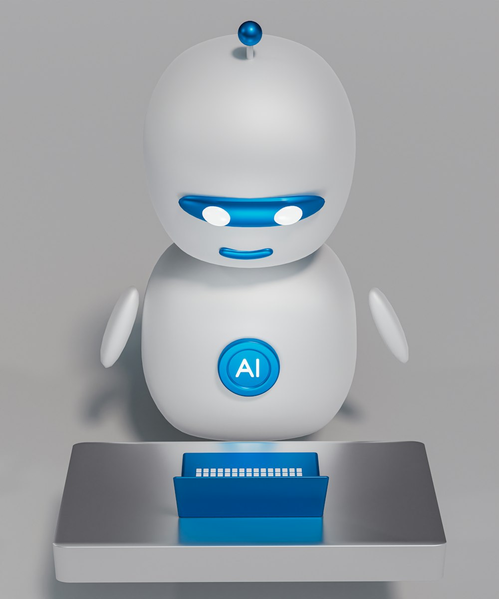 un robot blanc assis sur une table