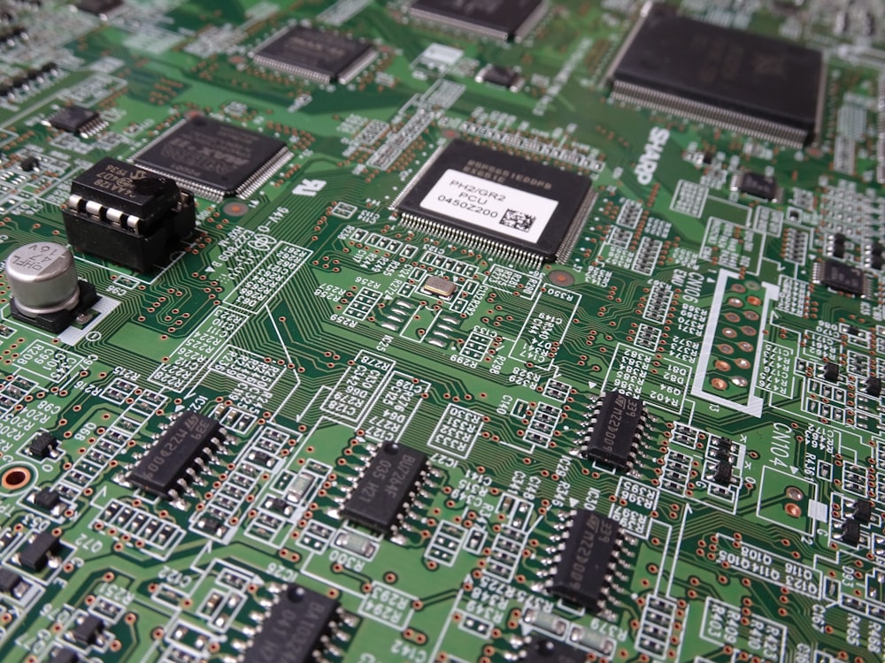 um close up de uma placa de circuito impresso