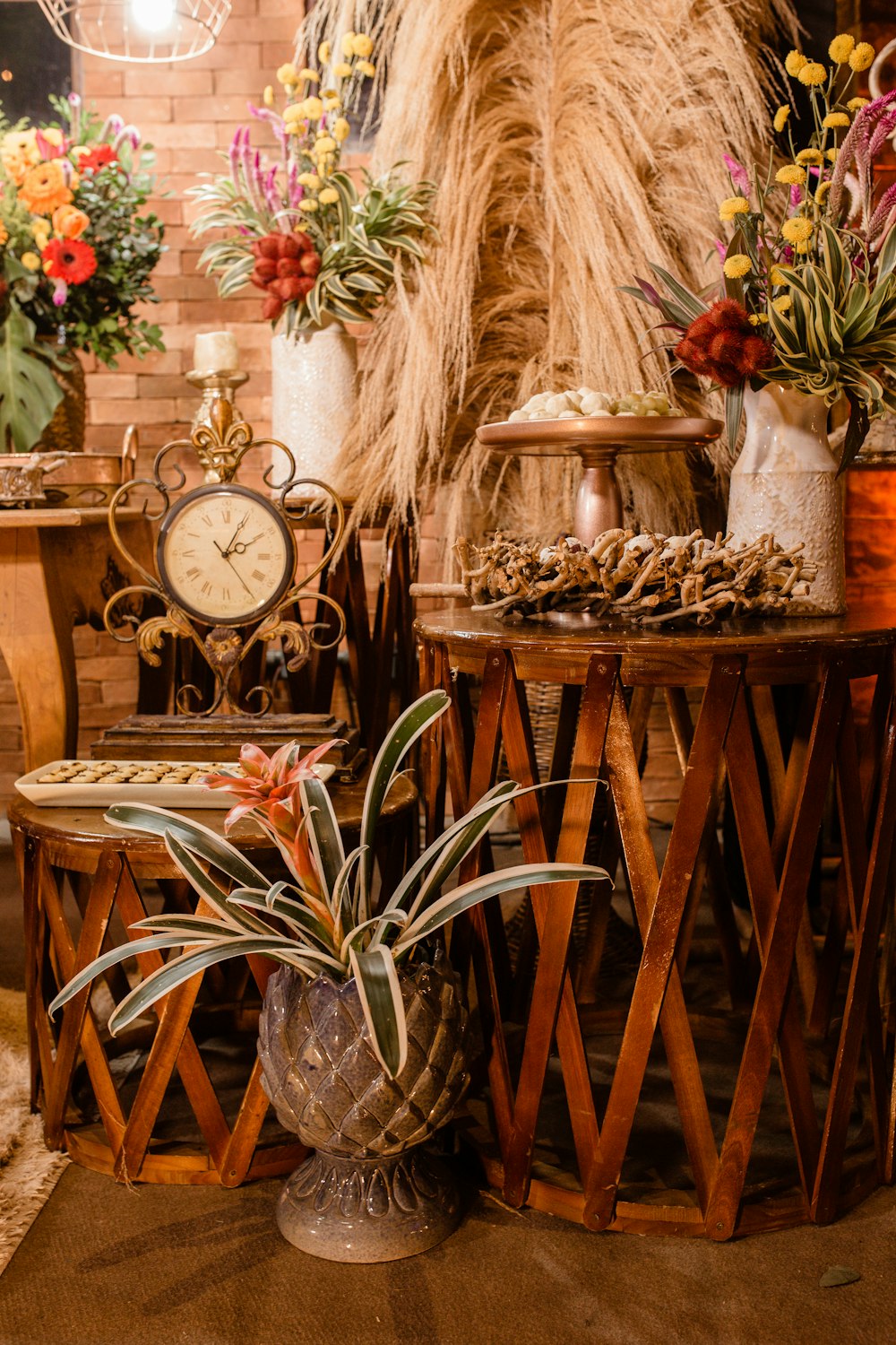 a bunch of plants that are sitting on a table