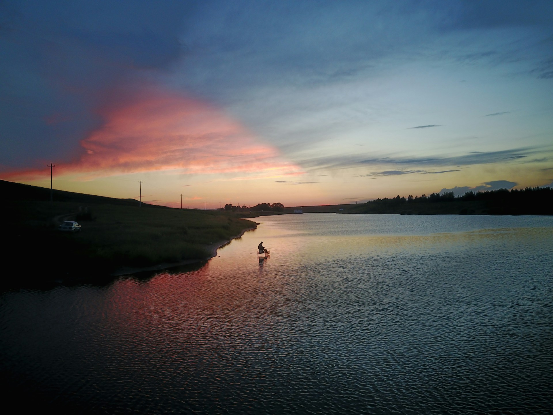 gray computer monitor