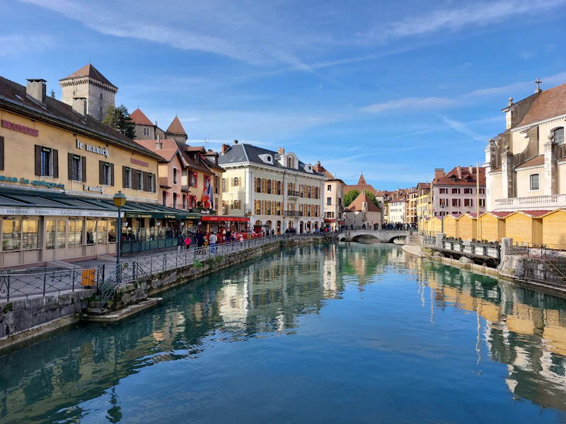 Top Cocktail Bars in Annecy for a Properly Made Drink