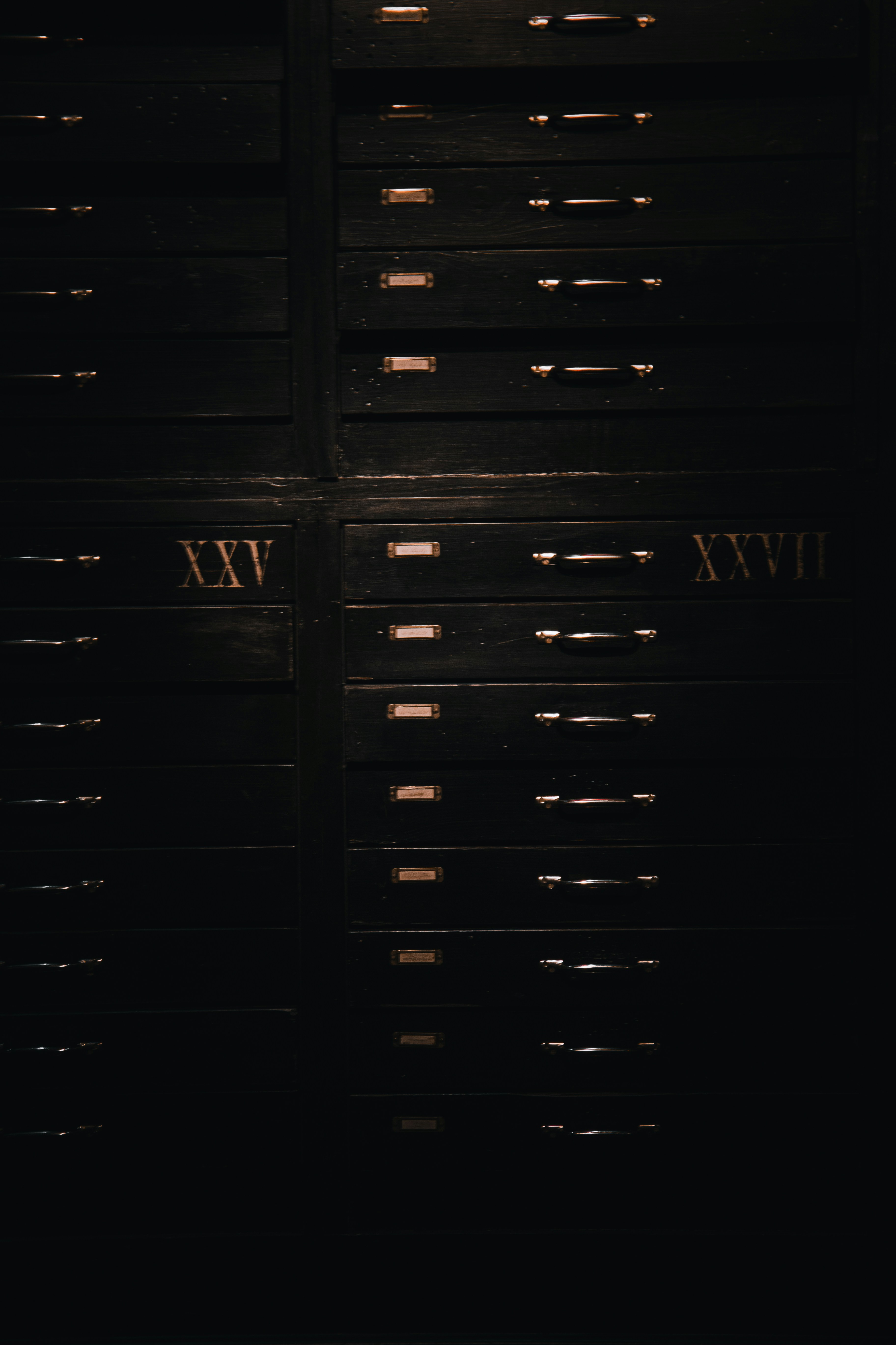 a bunch of drawers that are in a room