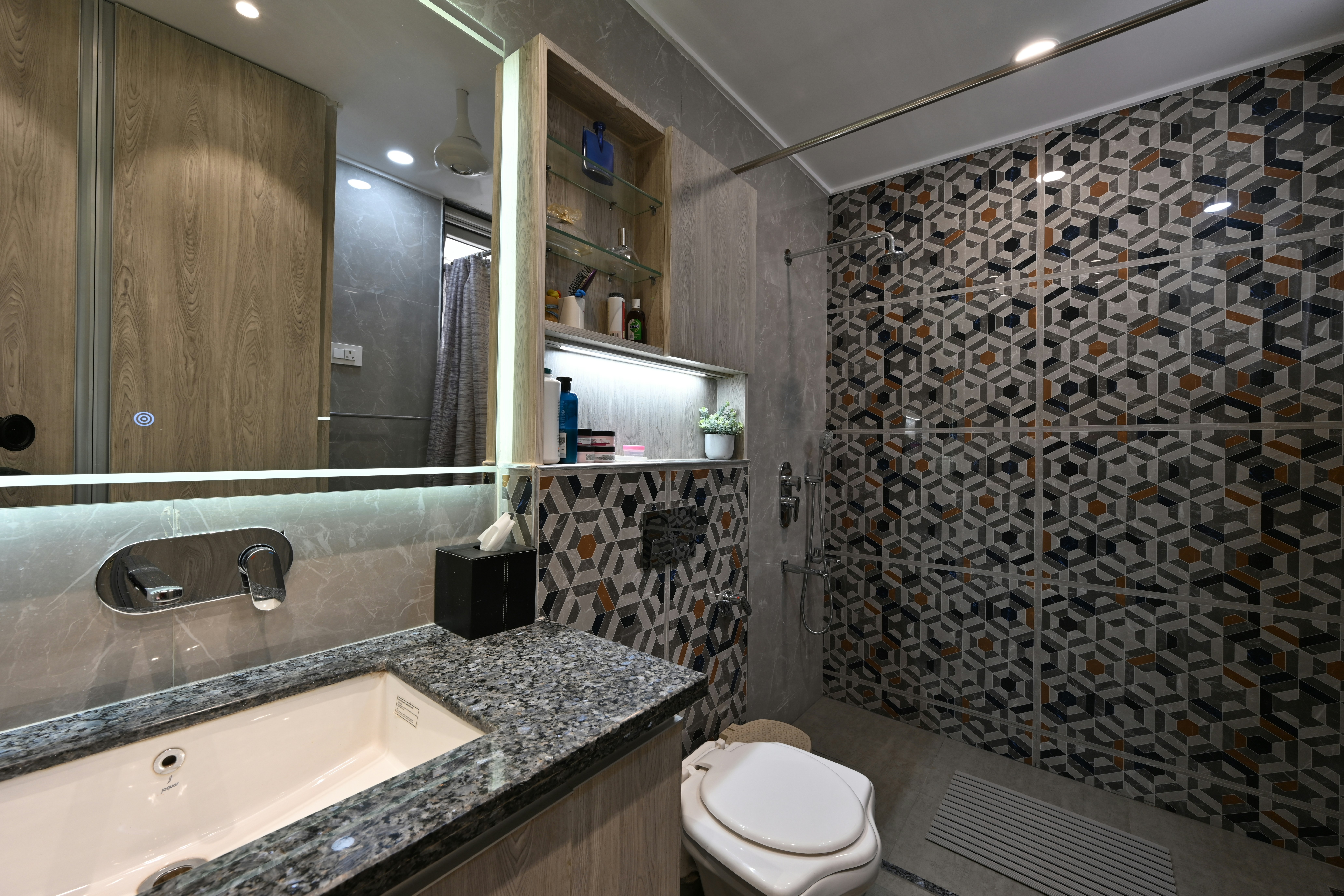 Modern Luxury Bathroom Designs in Isle of Dogs