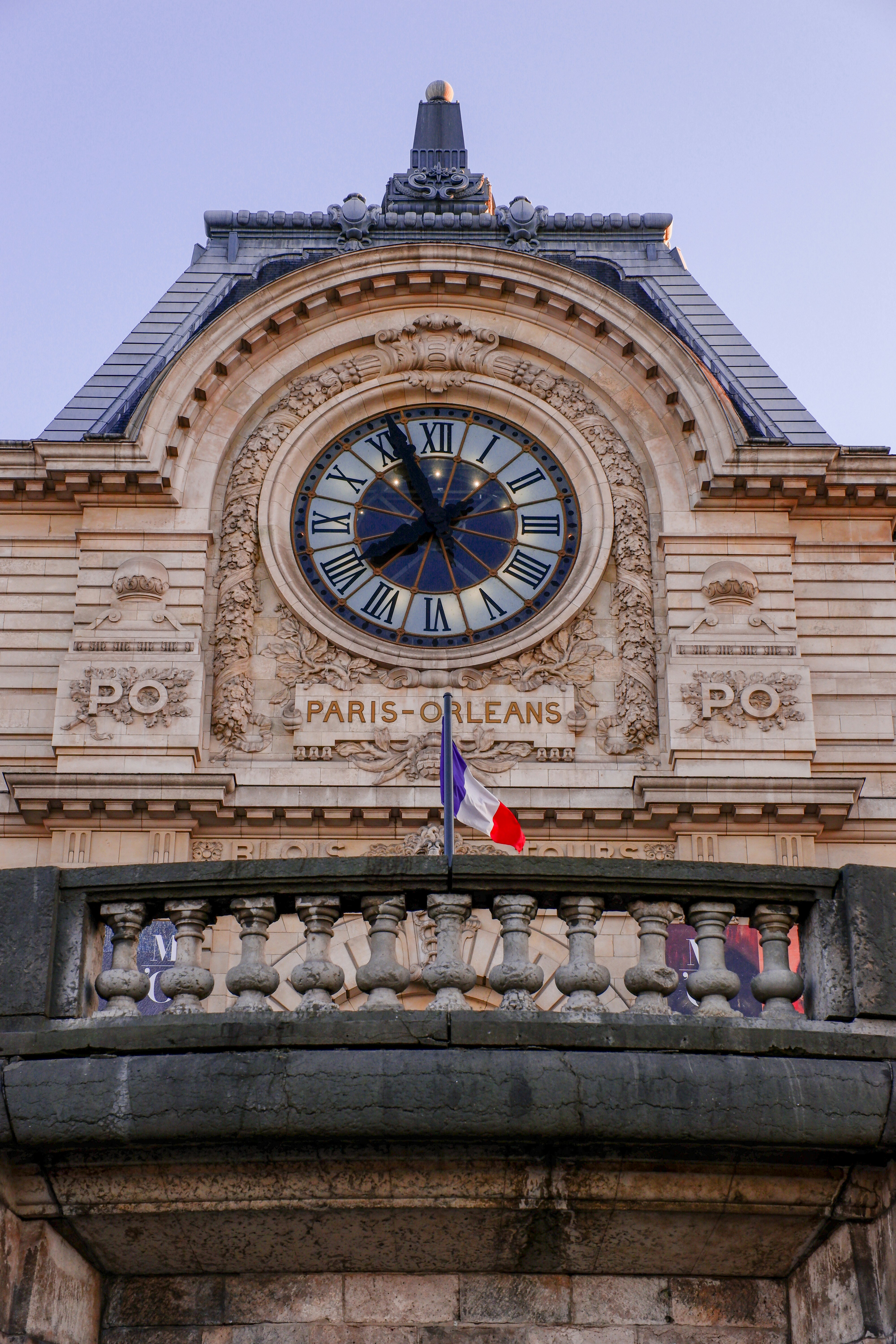 Beyond Translation: là