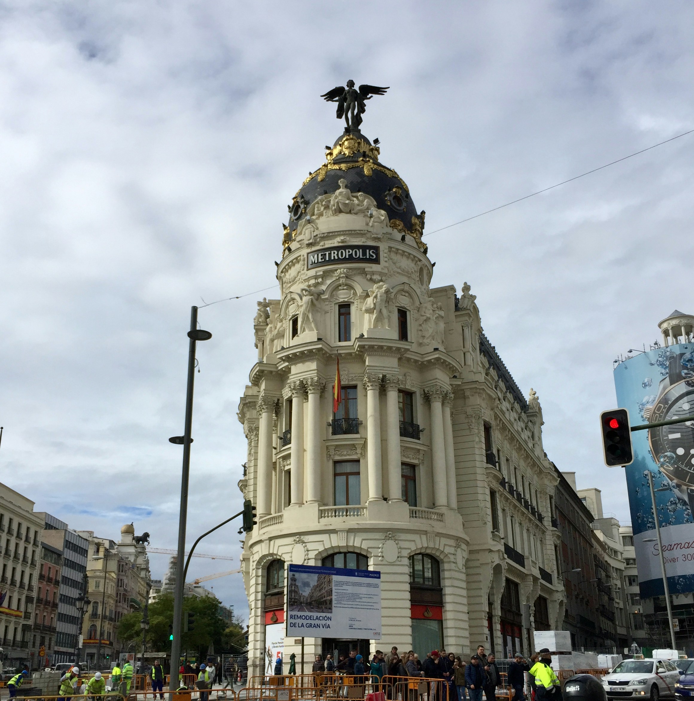 Is it cheaper to travel Spain in shoulder season?