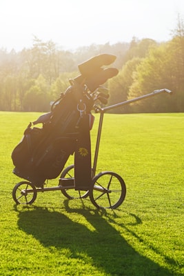 Golf Bag Buying Guide: Cart Bag vs Stand Bag vs Sunday Bag
