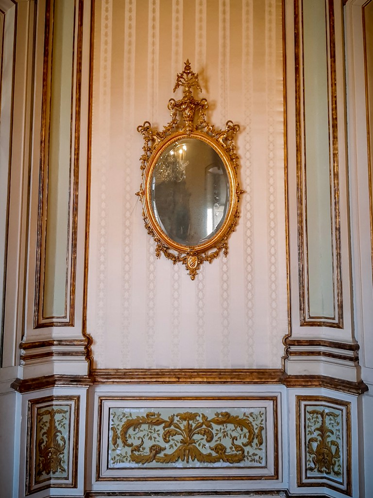 Miroir ancien à cadre