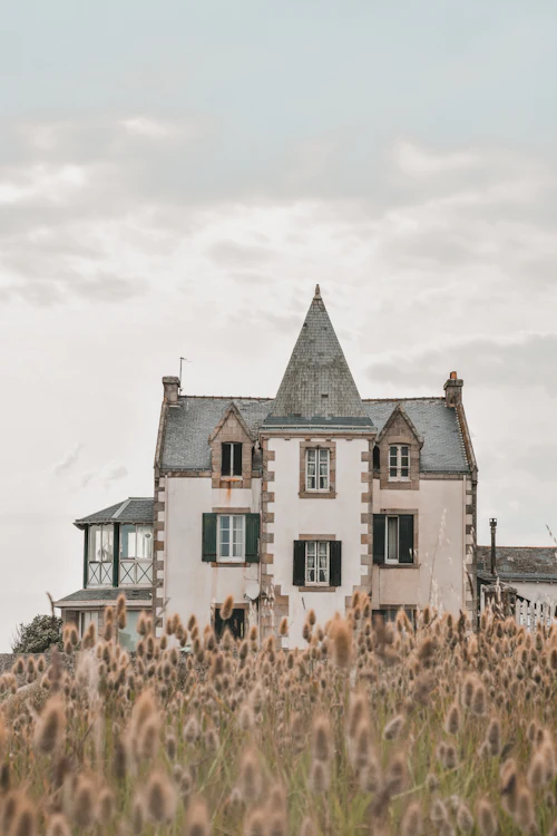 Maison individuelle après rénovation énergétique avec pompe à chaleur