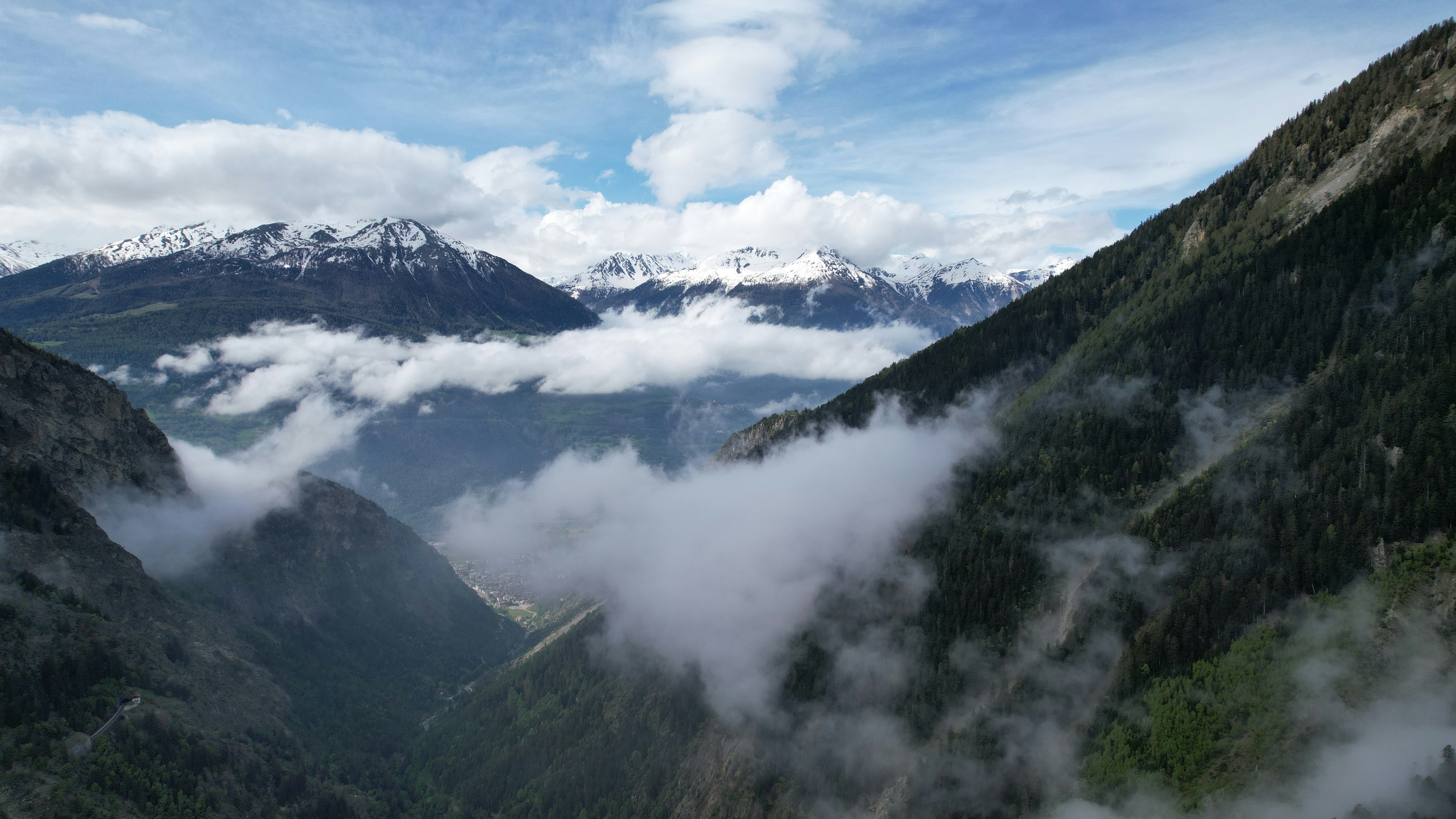 Photo by mortezakhalili