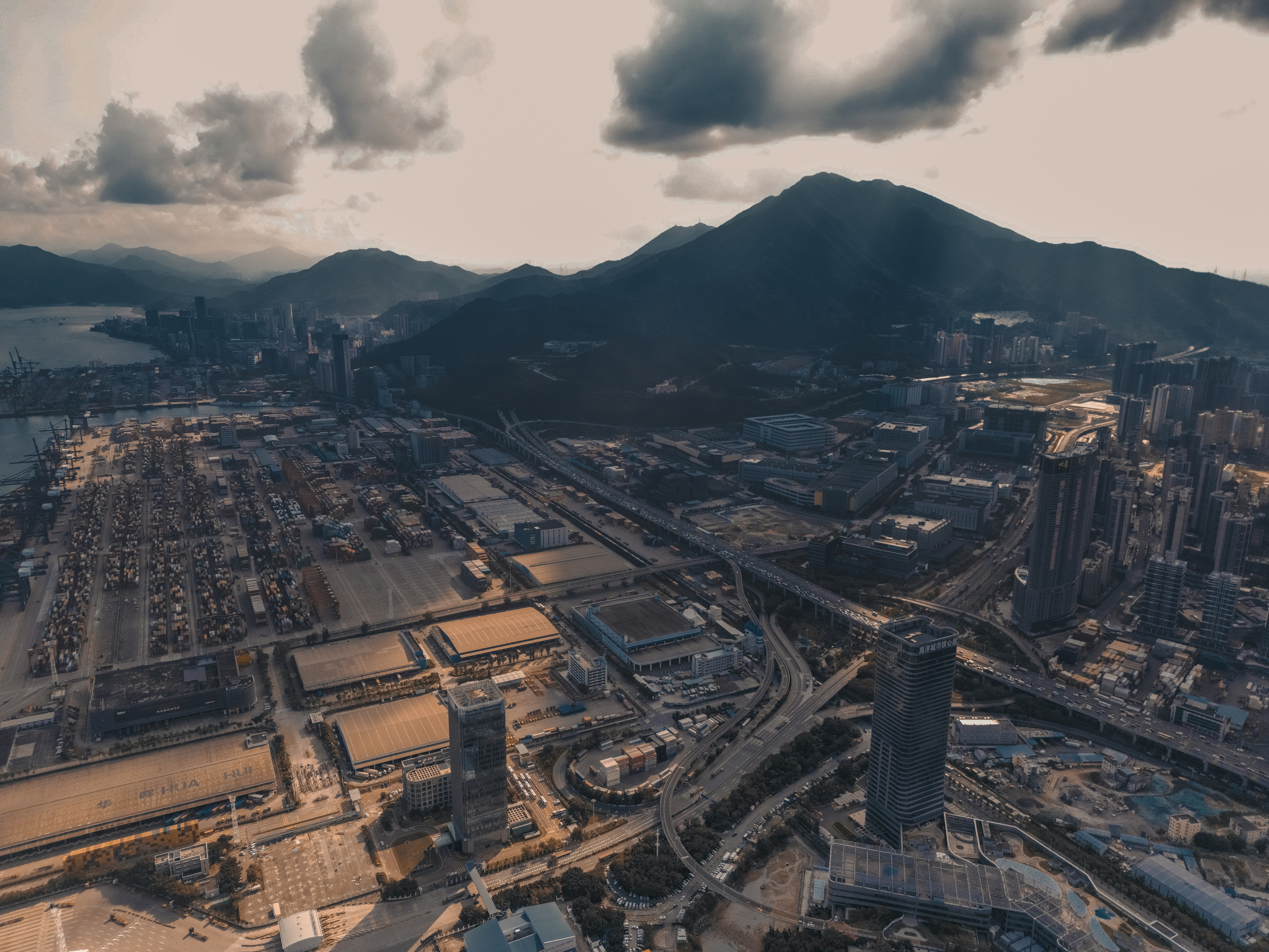 中国金融当局 イラン制裁5精製社へ 銀行融資を停止命令