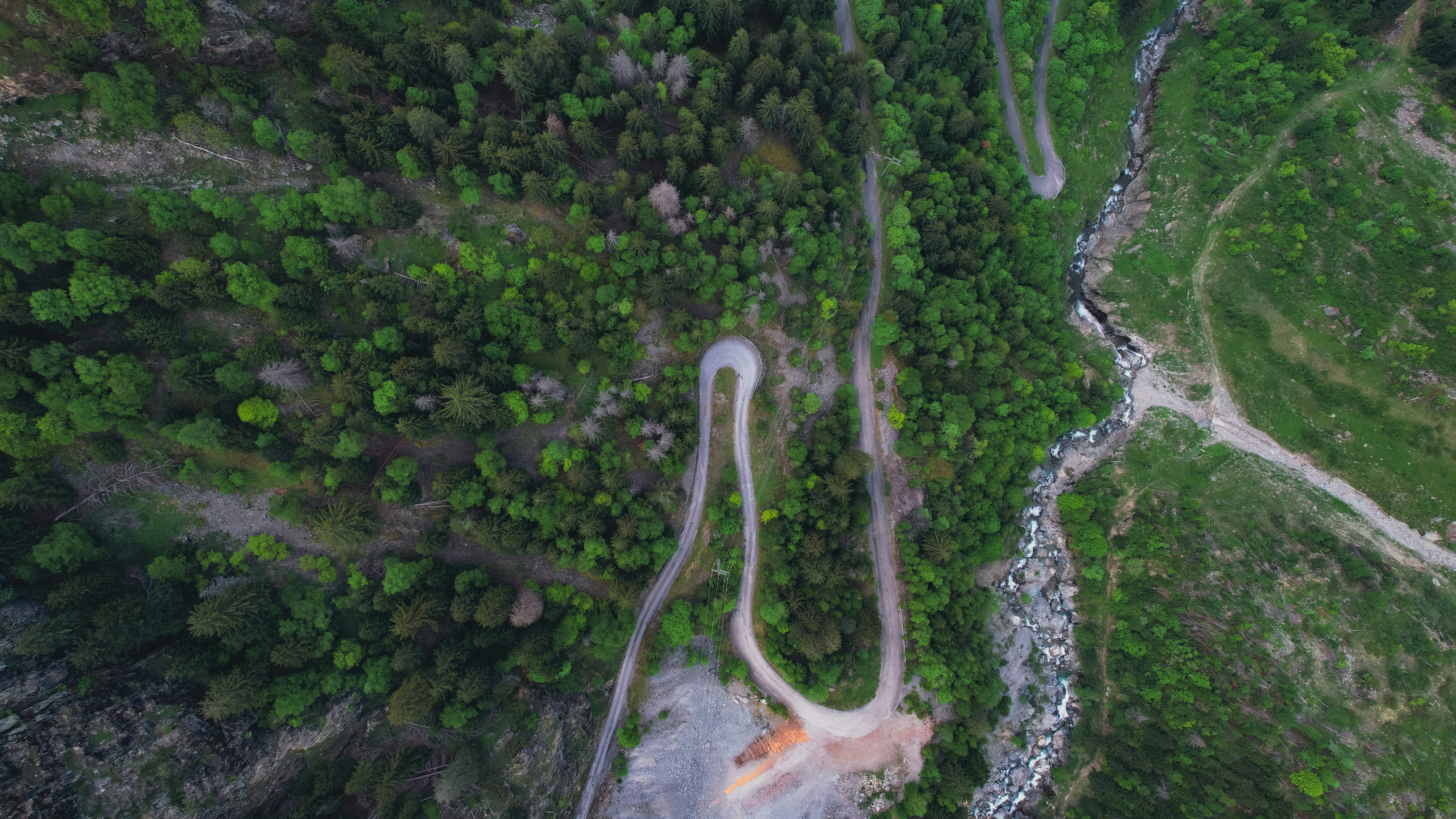 Photo by mortezakhalili