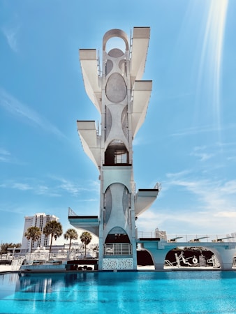 Luz para Tu Camino: Una Plataforma para Decidir Mejor