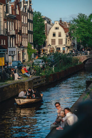 passeggiata in barca in famiglia ad amsterdam