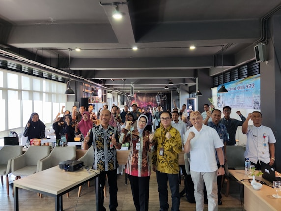 A motivational seminar with an engaged audience.