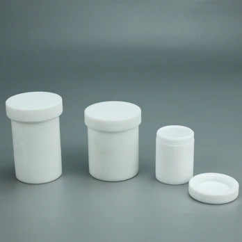 Set of three feeders in black and white, showing small, medium, and large sizes.