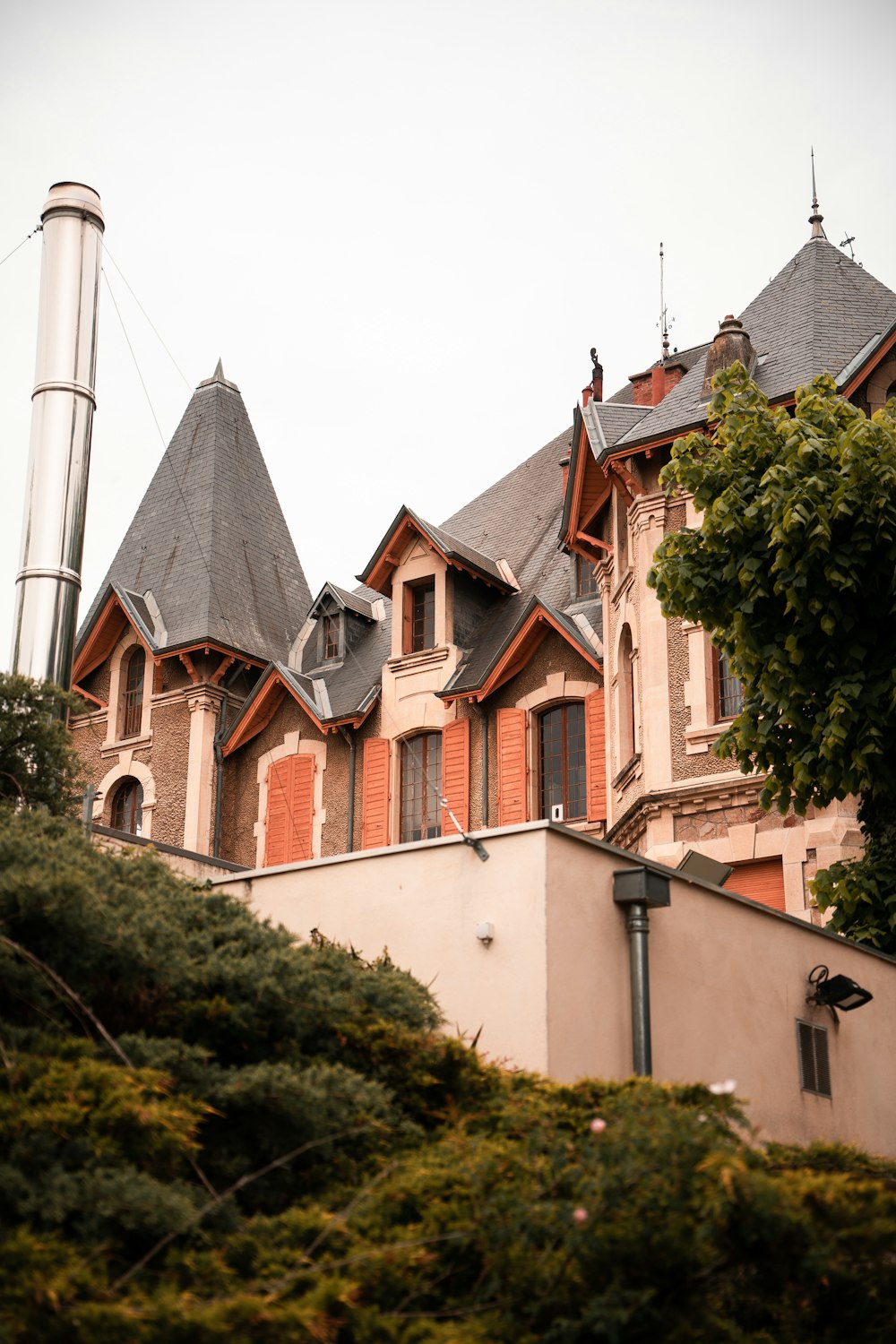 a large building with two towers on top of it