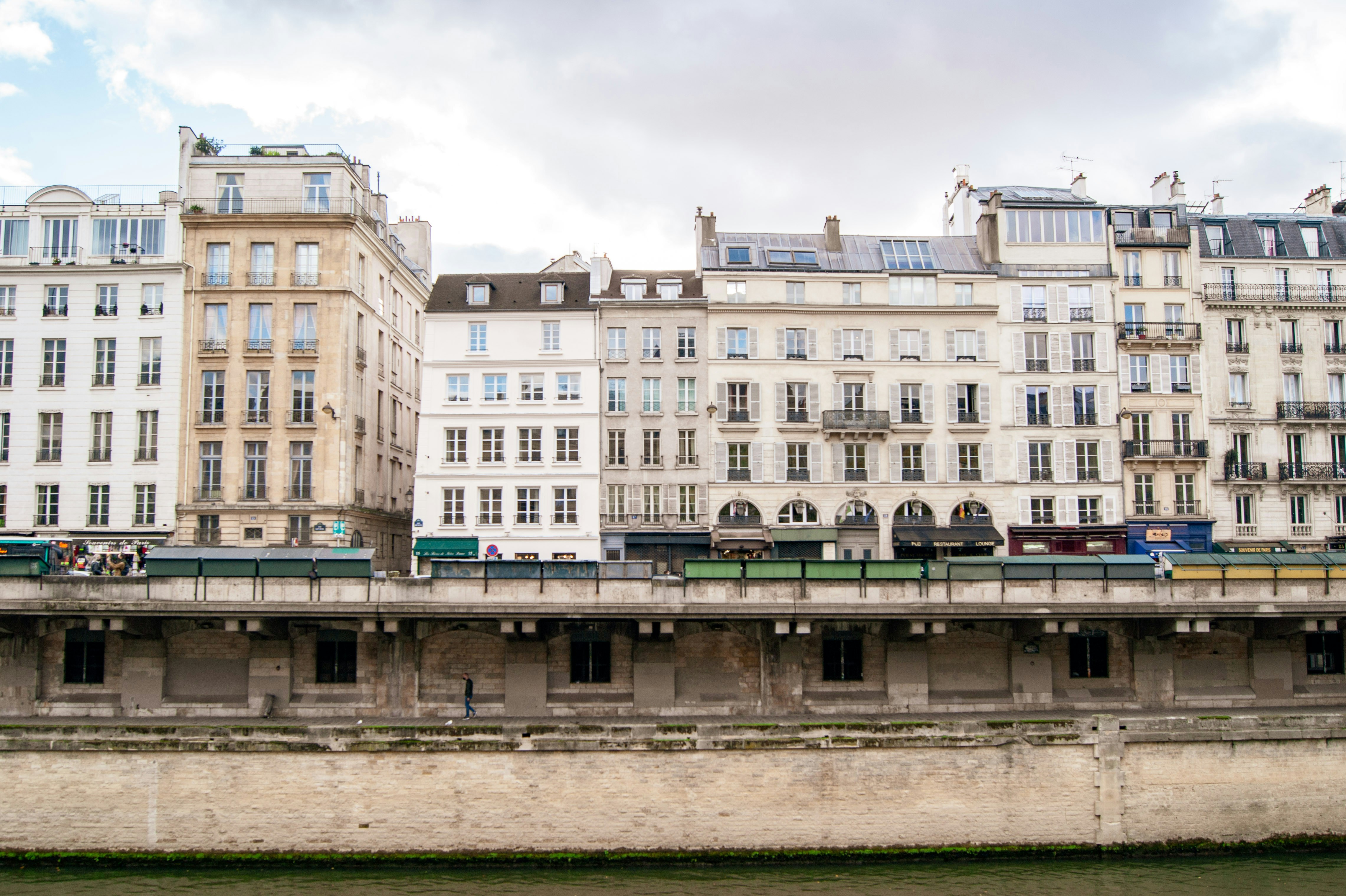 Photo by jbonunsplash