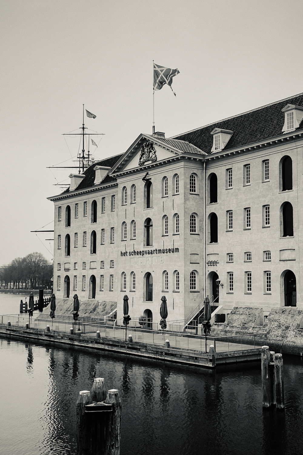 a black and white photo of a large building