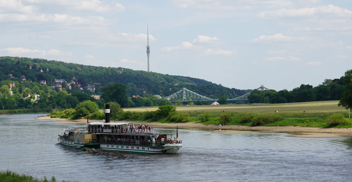 Die Loschwitzer Brücke „Blaues Wunder“ in Dresden