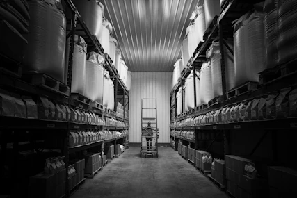 a warehouse filled with lots of shelves filled with boxes
