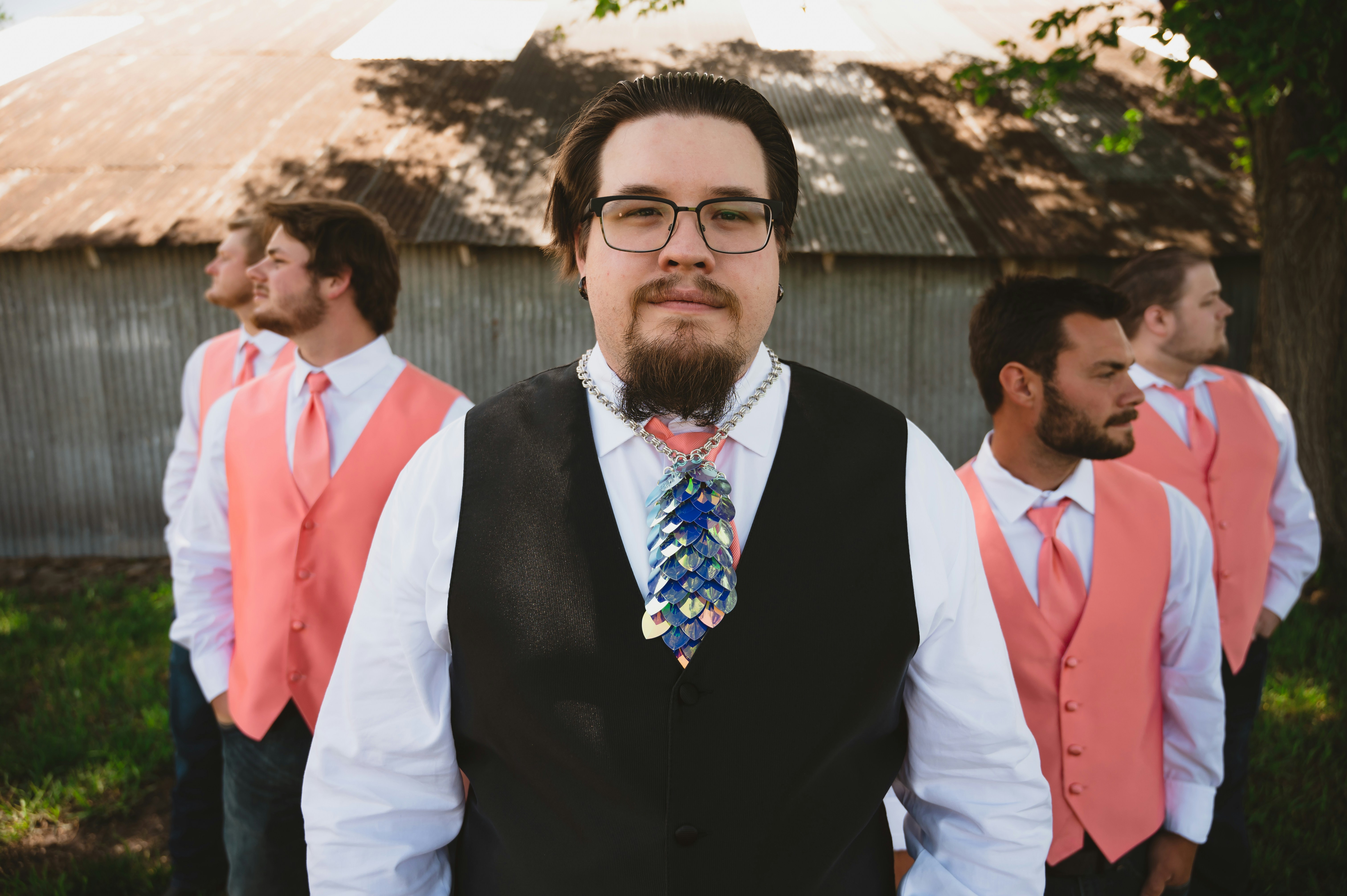 photo-1685524480278-4bb901de9fdf?ixid=M3wxMjA3fDB8MXxzZWFyY2h8MjB8fG1lbnMlMjB3ZWRkaW5nJTIwYmFuZHN8ZW58MHx8fHwxNzYyNzA1OTAzfDA\u0026ixlib=rb-4.1.0